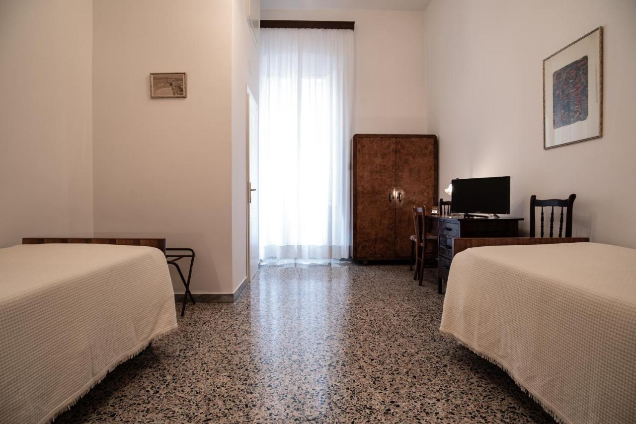 Hotel Aer Bj Vittoria Cagliari Eksteriør bilde