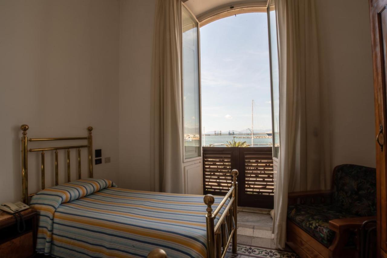 Hotel Aer Bj Vittoria Cagliari Eksteriør bilde