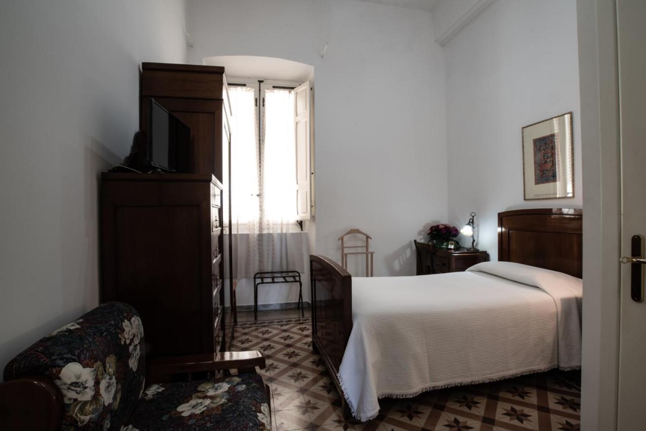 Hotel Aer Bj Vittoria Cagliari Eksteriør bilde