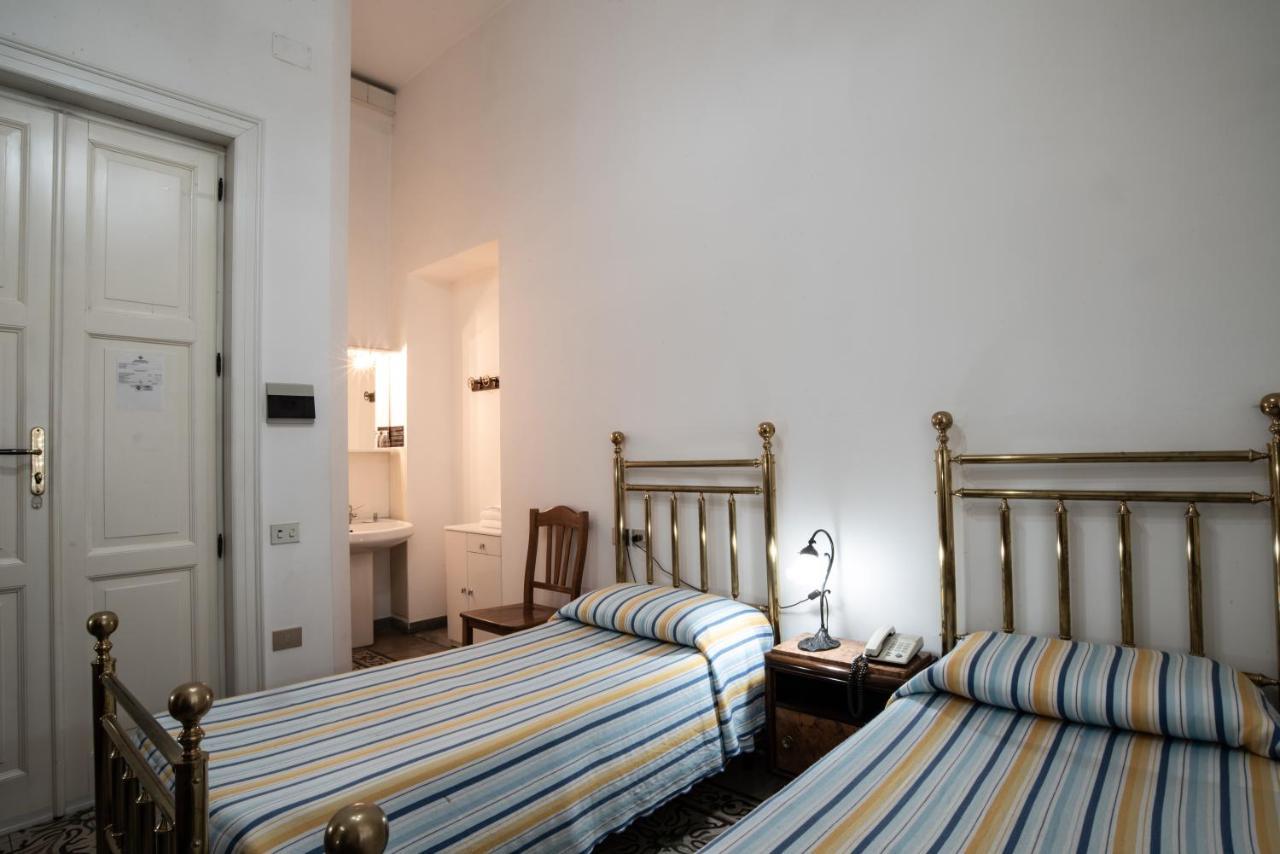 Hotel Aer Bj Vittoria Cagliari Eksteriør bilde