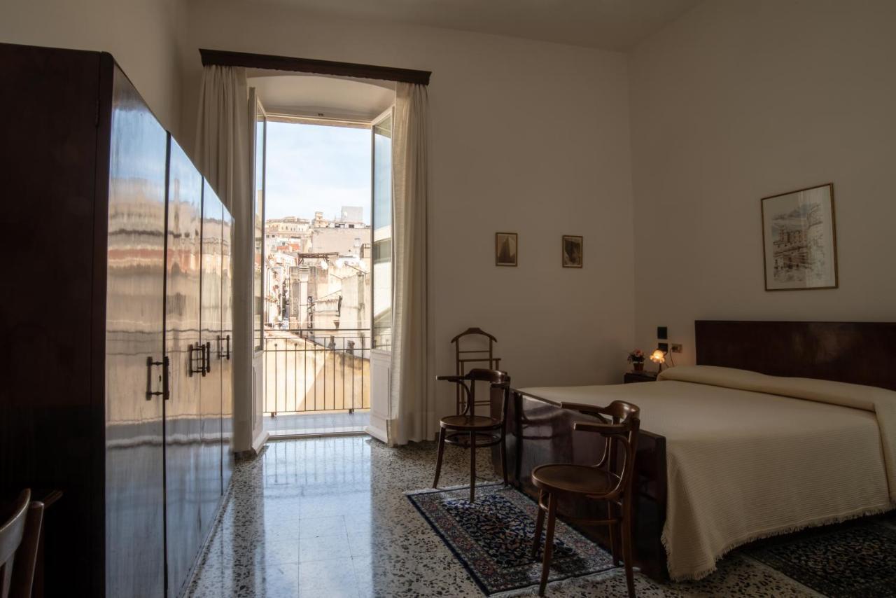 Hotel Aer Bj Vittoria Cagliari Eksteriør bilde