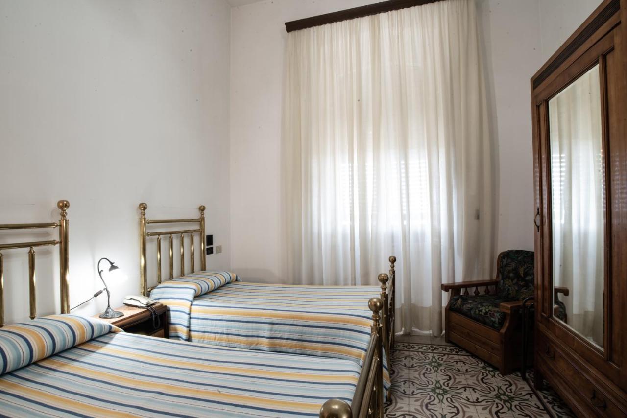 Hotel Aer Bj Vittoria Cagliari Eksteriør bilde